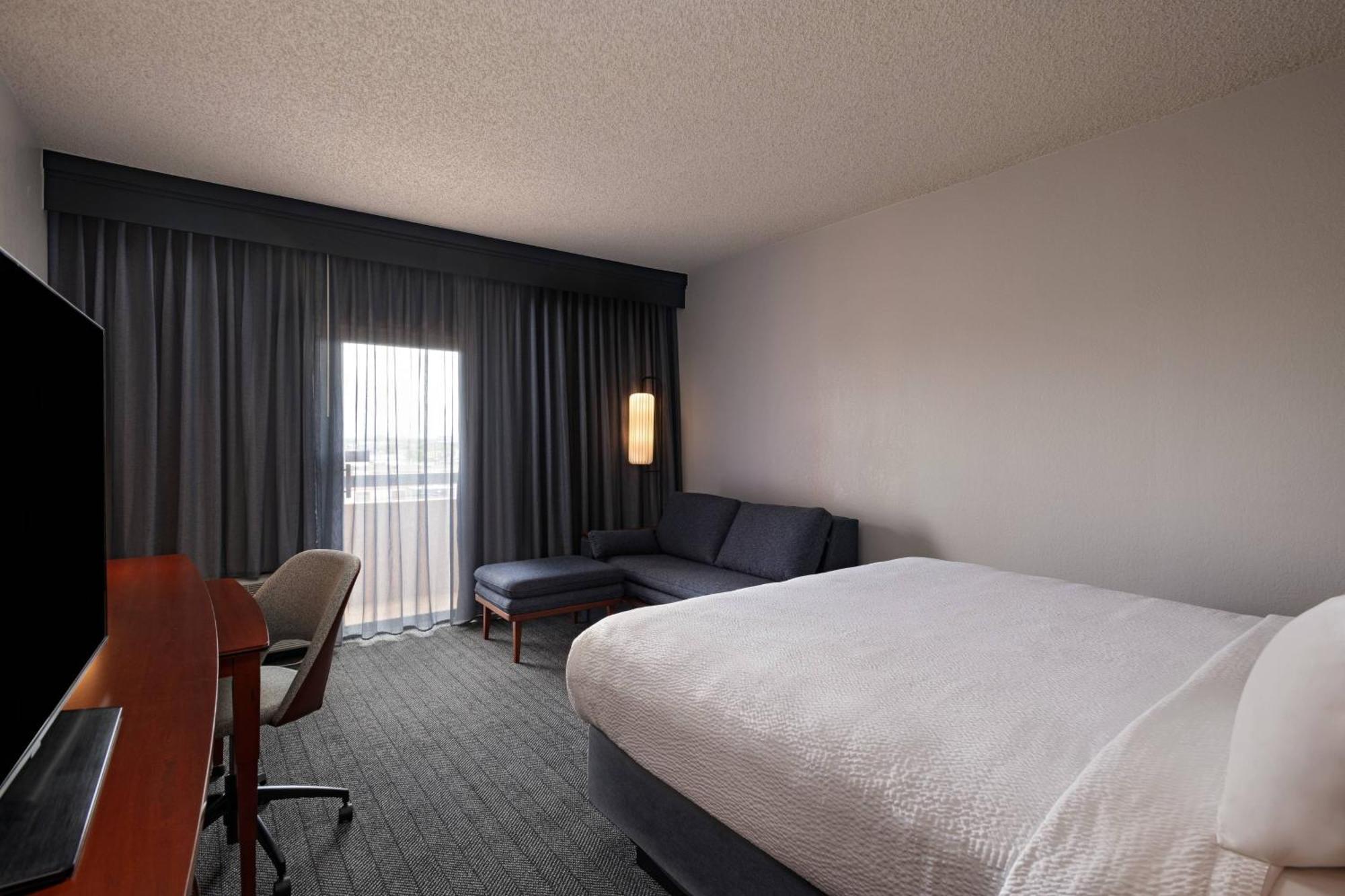 Hotel Courtyard By Marriott San Antonio Airport Exterior foto